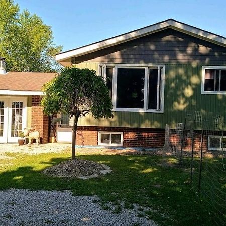 Family Friendly Cottage ☆Walking Distance To Beach Lion's Head Esterno foto