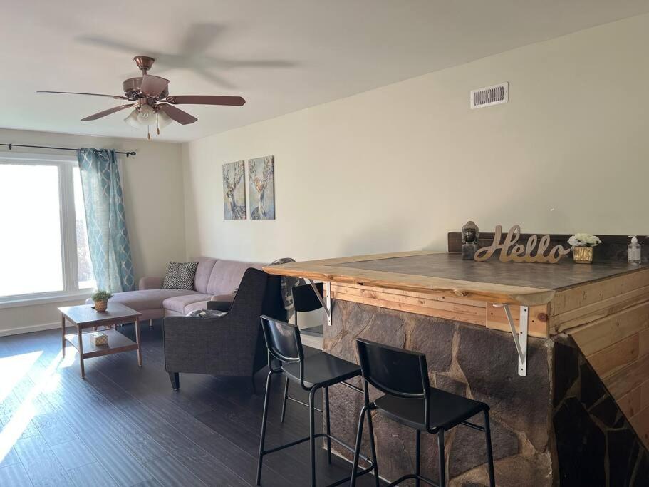 Family Friendly Cottage ☆Walking Distance To Beach Lion's Head Esterno foto