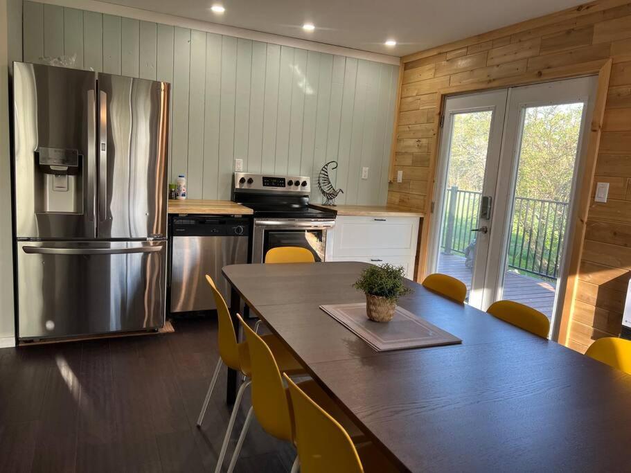 Family Friendly Cottage ☆Walking Distance To Beach Lion's Head Esterno foto